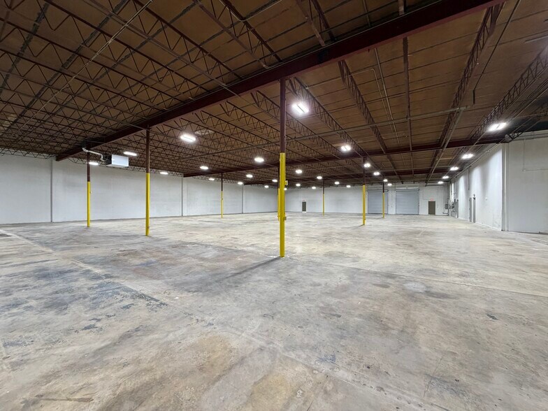 5094 Minola Dr, Lithonia, GA à louer - Photo du bâtiment - Image 3 de 6