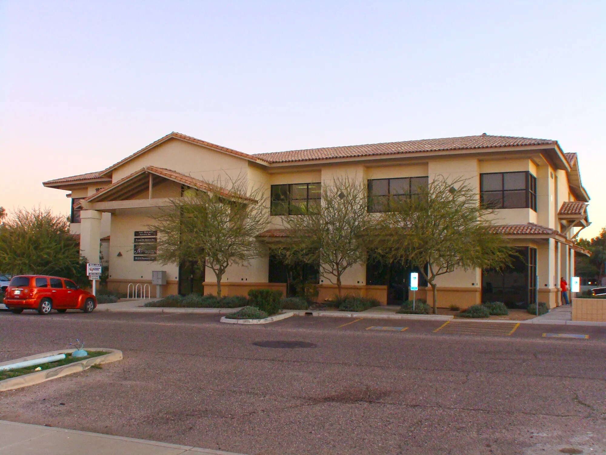 1835 W Chandler Blvd, Chandler, AZ for lease Building Photo- Image 1 of 12