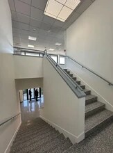 Flex in Le Mesnil-Amelot for lease Interior Photo- Image 1 of 6