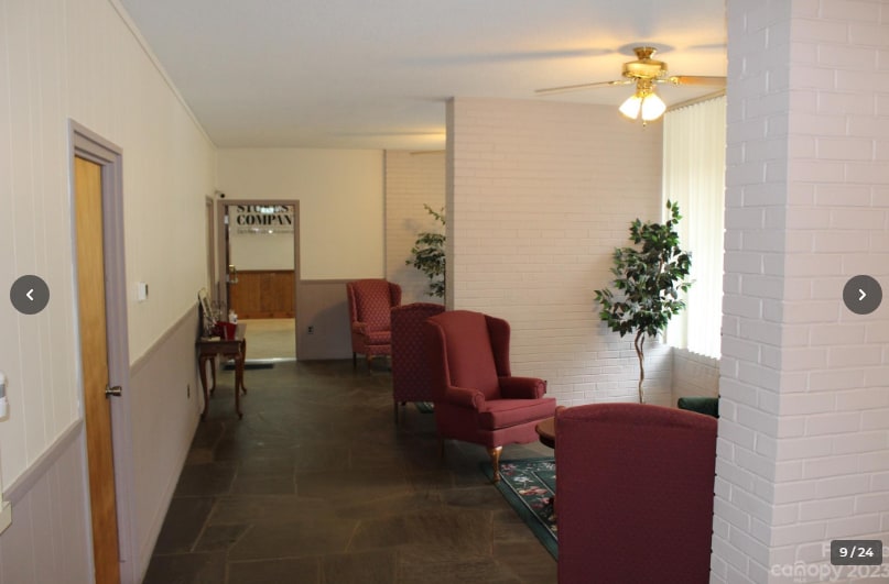 100 Jervey Rd, Tryon, NC 28782 - Unité 4 - - Photo intérieure - Image 1 of 9