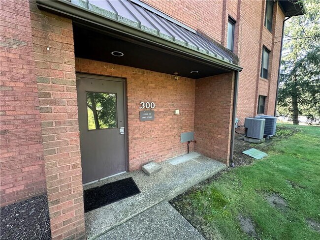 More details for 300 McKnight Park Dr, Pittsburgh, PA - Office for Sale