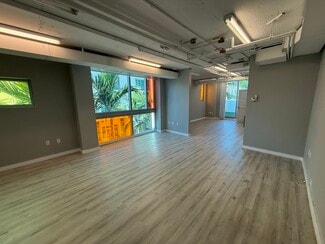 Plus de détails pour 333 NE 24th St, Miami, FL - Bureau à louer