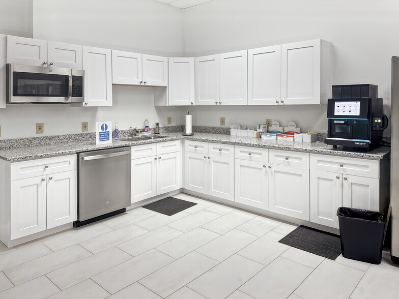 3905 Crescent Park Dr, Riverview, FL à louer - Photo intérieure - Image 2 de 9