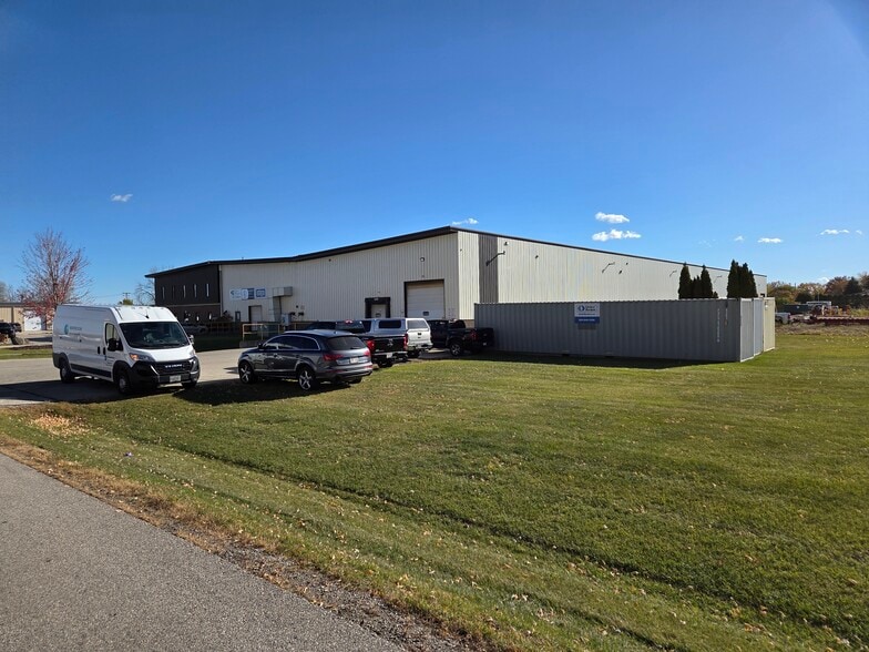 Industrial Investment Portfolio portfolio of 3 properties for sale on LoopNet.ca - Building Photo - Image 3 of 13