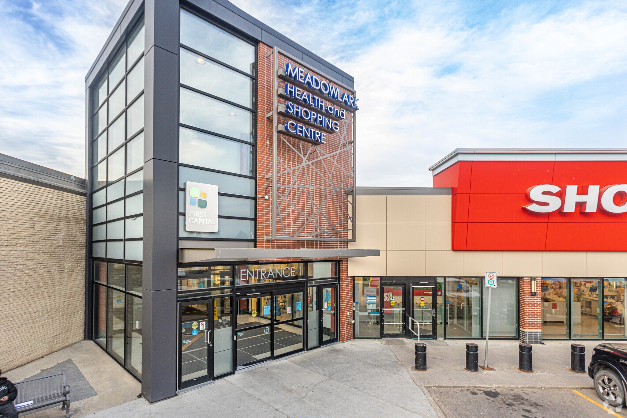 15630 87th Ave NW, Edmonton, AB à louer Photo du bâtiment- Image 1 de 21