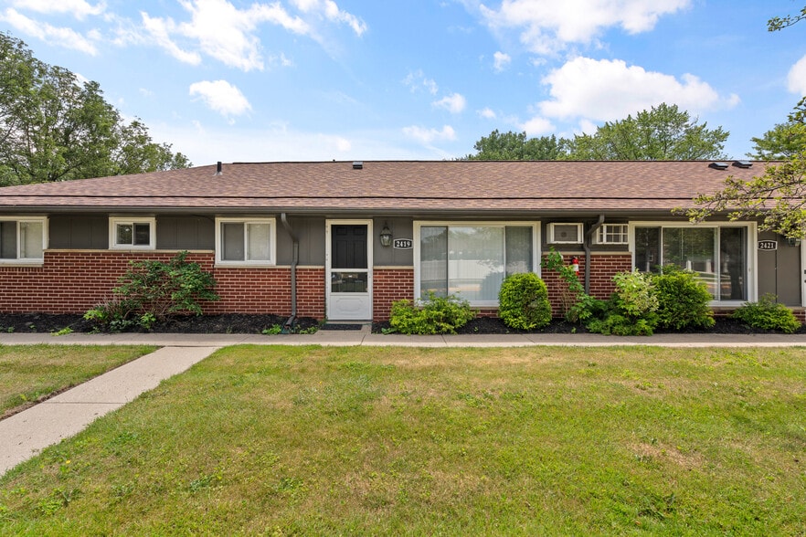 2419 Normandy Rd, Royal Oak, MI for sale - Building Photo - Image 2 of 10