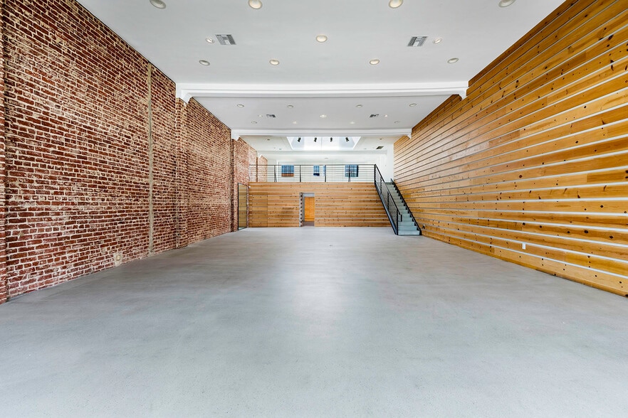 5207-5211 E 2nd St, Long Beach, CA à louer - Photo du bâtiment - Image 2 de 8