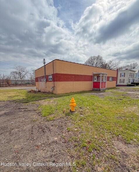 54-56 Central Avenue, Ravena, NY 12143 portefeuille de 2 propriétés à vendre sur LoopNet.ca - Photo du bâtiment - Image 3 de 39
