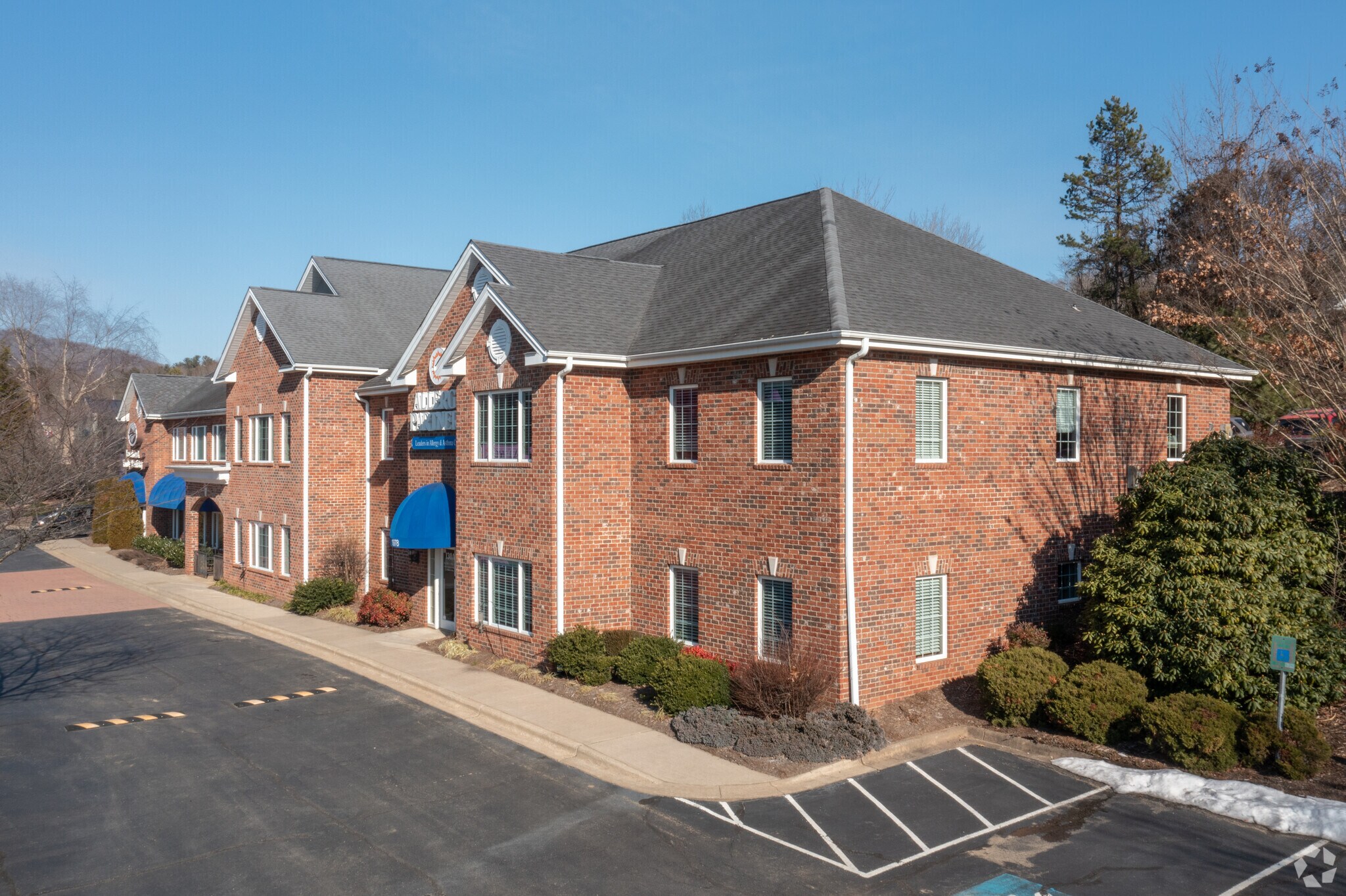 1978 Hendersonville Rd, Asheville, NC for sale Primary Photo- Image 1 of 9
