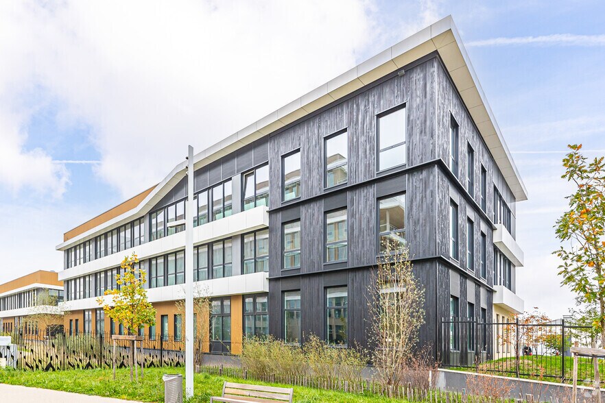 Flex dans Nanterre à louer - Photo du bâtiment - Image 2 de 3