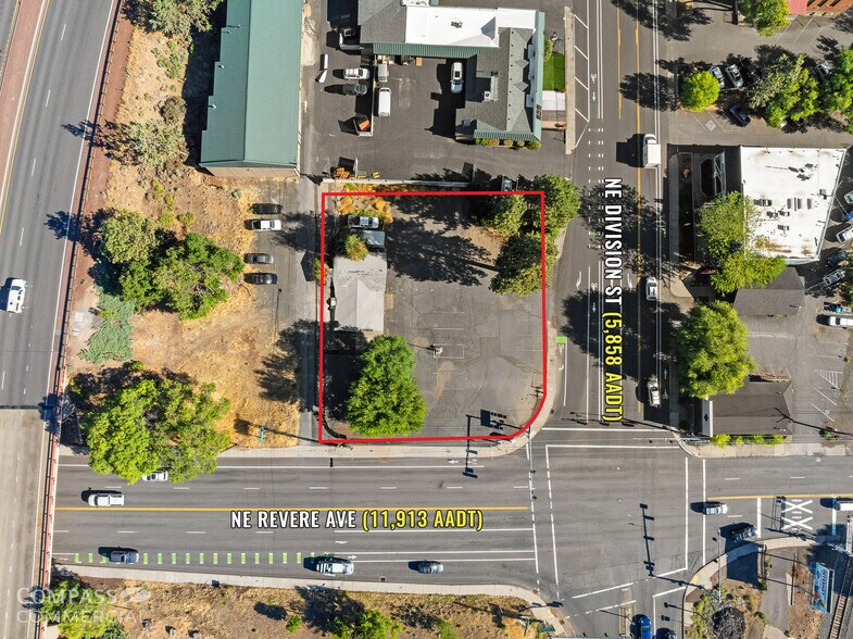 1819 NE Division St, Bend, OR à vendre - Photo du bâtiment - Image 2 de 12