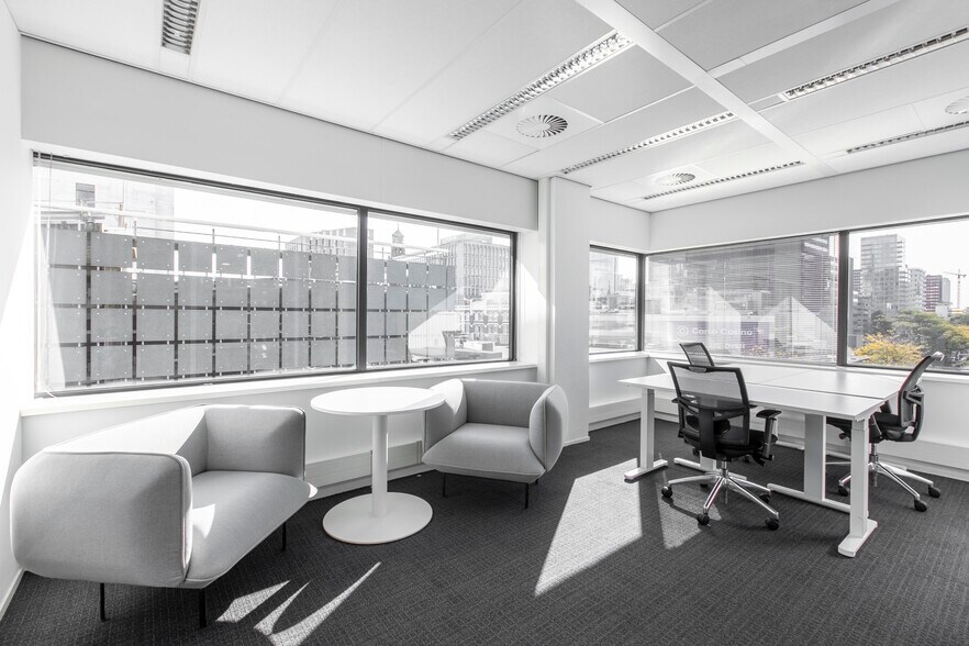 1 Bridge St, Banbridge for lease - Interior Photo - Image 2 of 11