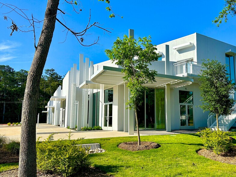 400 River Pointe Dr, Conroe, TX à louer - Photo du bâtiment - Image 3 de 5