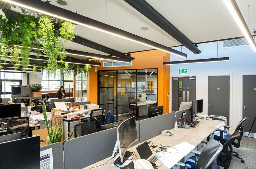 118 North St, Leeds for lease - Building Photo - Image 3 of 25