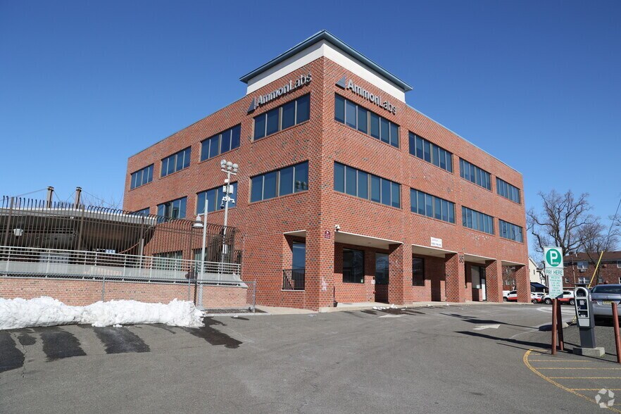 35 E Blancke St, Linden, NJ for lease - Building Photo - Image 1 of 34