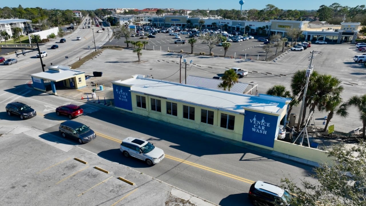 700 Tamiami Trl S, Venice, FL for sale Primary Photo- Image 1 of 26