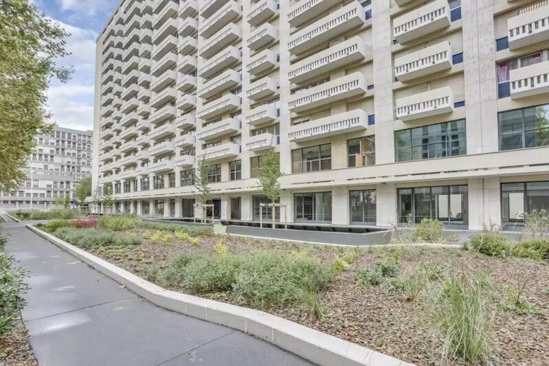 10 Rue Des Cuirassiers, Lyon for lease Building Photo- Image 1 of 9