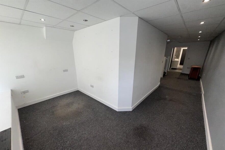 64 Carlton Hl, Nottingham for lease - Building Photo - Image 3 of 17