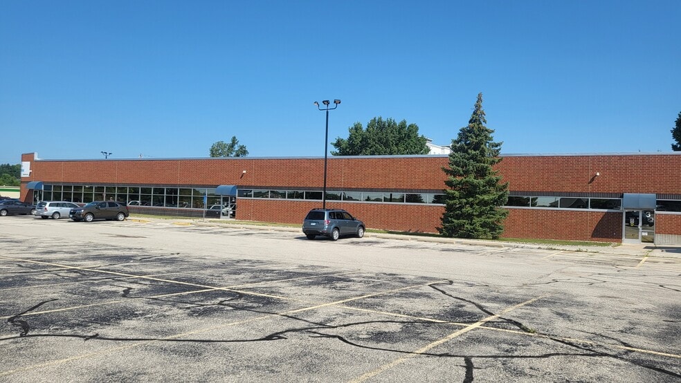 5720 Bandel Rd NW, Rochester, MN for sale - Building Photo - Image 2 of 4