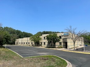 3980-3988 N Quebec Ave, New Hope, MN à louer Photo intérieure- Image 1 de 1