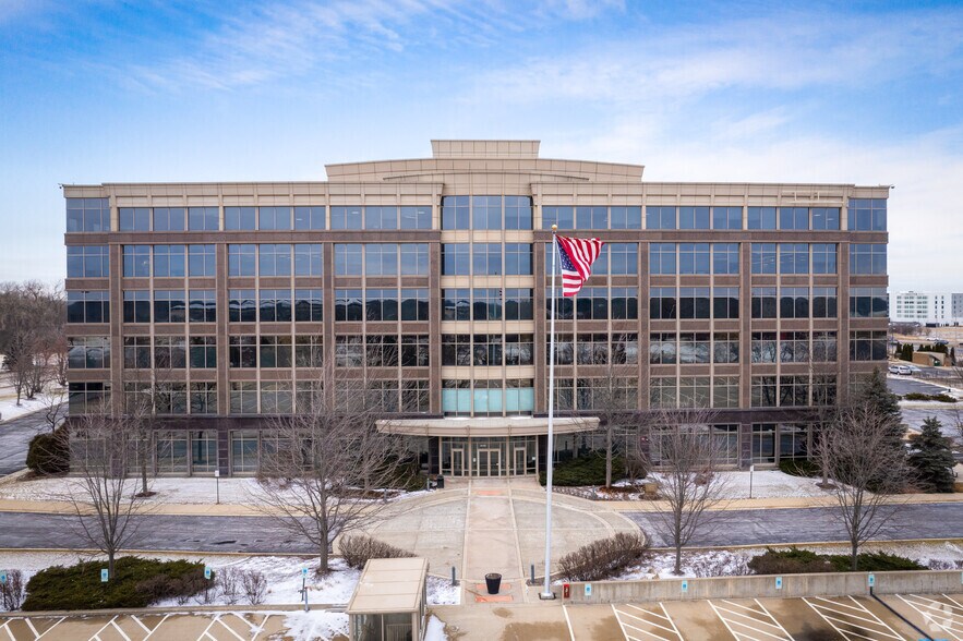 26125 N Riverwoods Blvd, Mettawa, IL à louer - Photo du bâtiment - Image 3 de 6