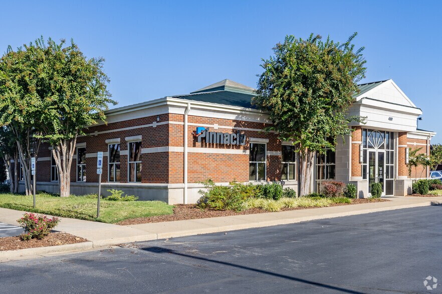 419-463 Sam Ridley Pky W, Smyrna, TN à louer - Photo du bâtiment - Image 2 de 2