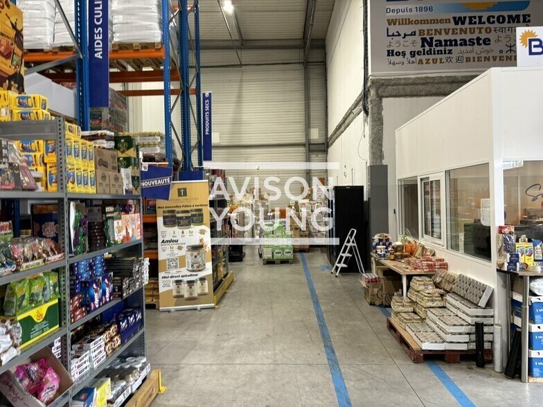 Flex dans Gennevilliers à louer - Photo du bâtiment - Image 3 de 12