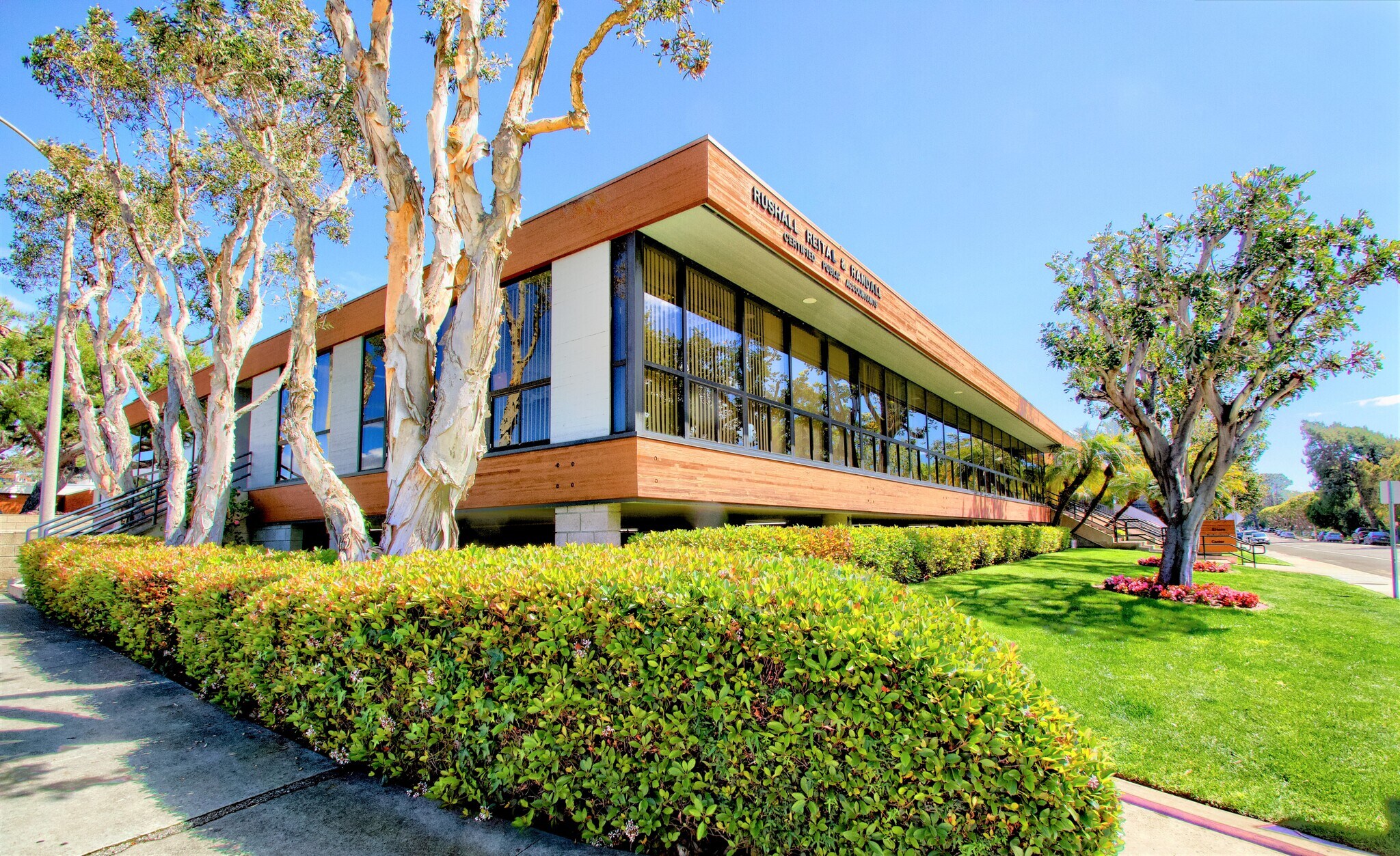 400 S Sierra Ave, Solana Beach, CA à louer Photo principale- Image 1 de 9