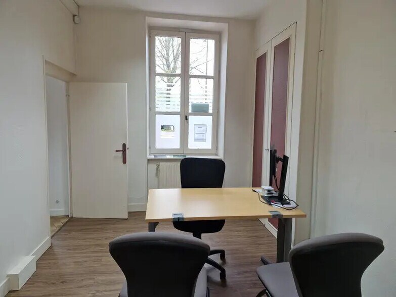 Office in Limoges for lease - Interior Photo - Image 2 of 3