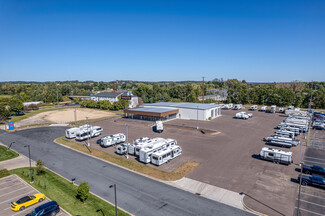 Plus de détails pour 2000 Stout St, Menomonie, WI - Vente au détail à louer