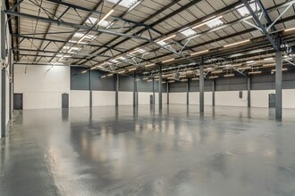 Lenton Dr, Leeds for lease Interior Photo- Image 1 of 7
