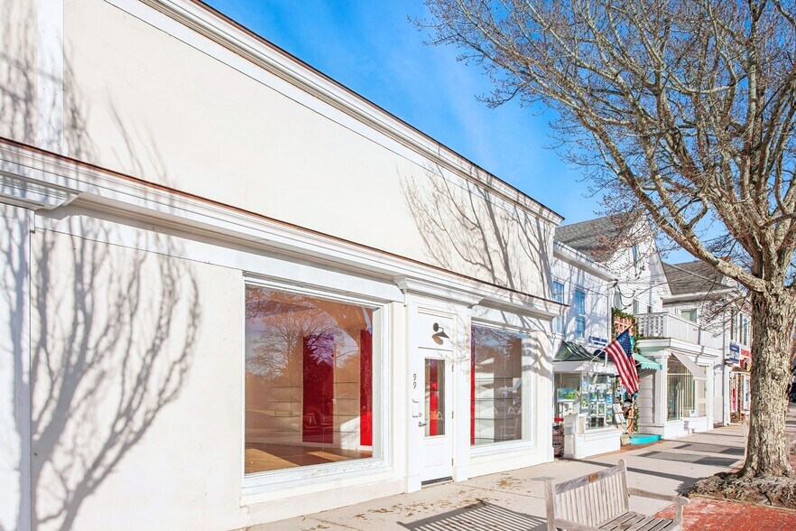 99 Jobs Ln, Southampton, NY à louer - Photo du bâtiment - Image 1 de 3