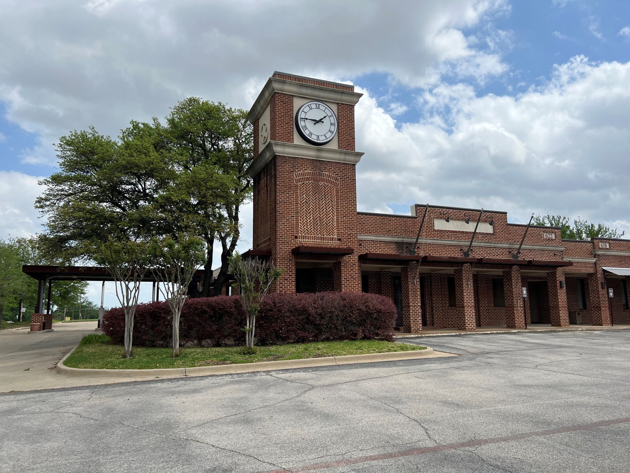 622 Clara Barton Blvd, Garland, TX for lease Building Photo- Image 1 of 6