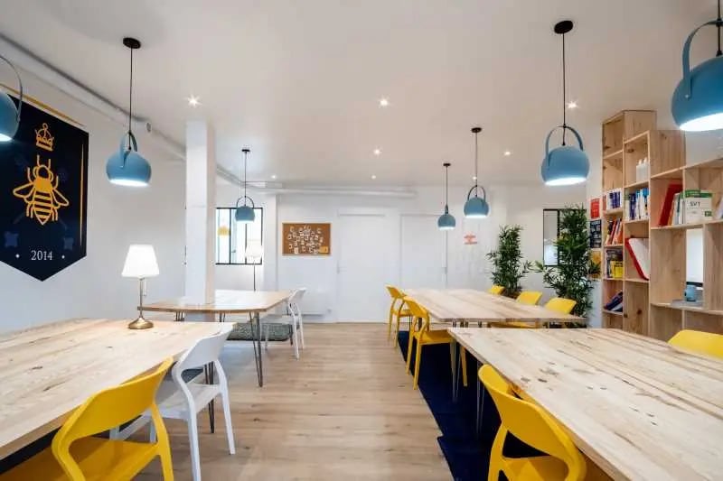 Office in Bordeaux for lease - Interior Photo - Image 3 of 9