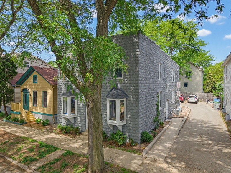 2436 S Wentworth Ave, Milwaukee, WI for sale - Building Photo - Image 2 of 39
