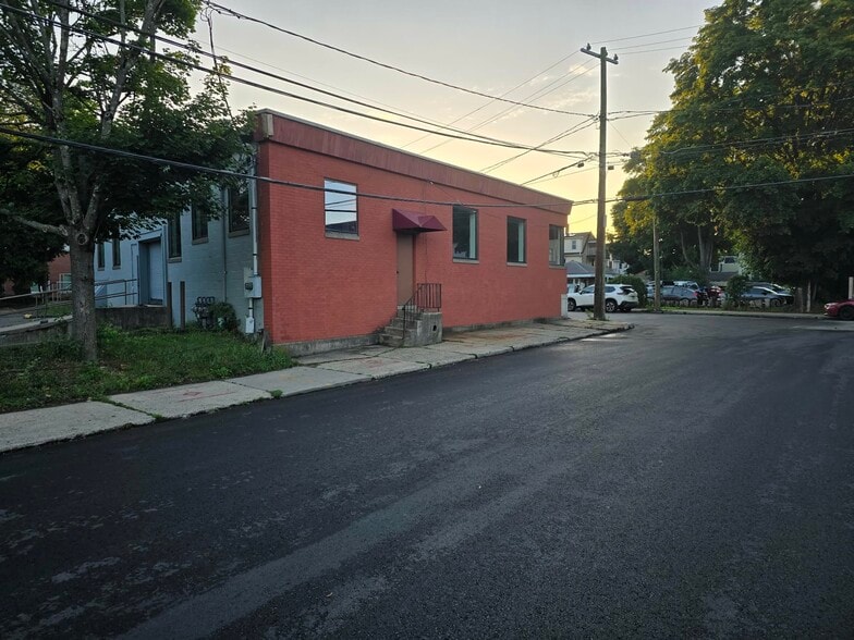 126 Franklin St, Torrington, CT for sale - Building Photo - Image 3 of 12
