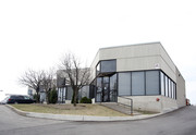 2660 Meadowvale Blvd, Mississauga ON - Convenience Store