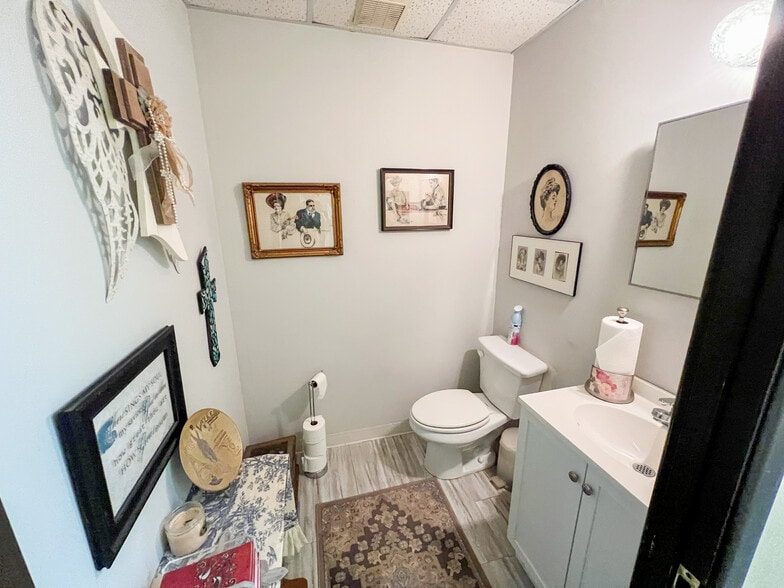 1001-1009 W Industrial Ave, Midland, TX for sale - Building Photo - Image 3 of 44