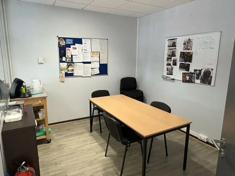 Bureau dans Neyron à louer - Photo intérieure - Image 3 de 9