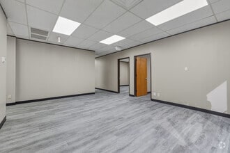 11381 Meadowglen Ln, Houston, TX for lease Interior Photo- Image 1 of 3