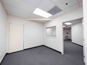 1582 W San Marcos Blvd, San Marcos, CA for lease Building Photo- Image 2 of 9