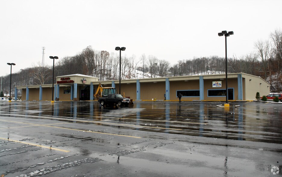 5 Cracker Barrel Dr, Barboursville, WV à vendre - Photo du bâtiment - Image 2 de 20