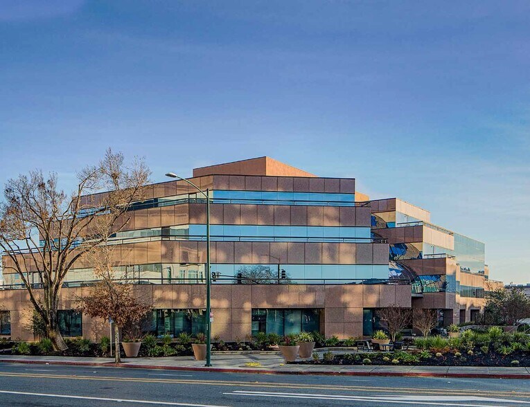 500 Ygnacio Valley Rd, Walnut Creek, CA à louer - Photo du bâtiment - Image 2 de 6