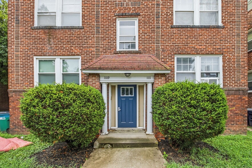 1109 W 40th St, Kansas City, MO for sale - Building Photo - Image 3 of 33
