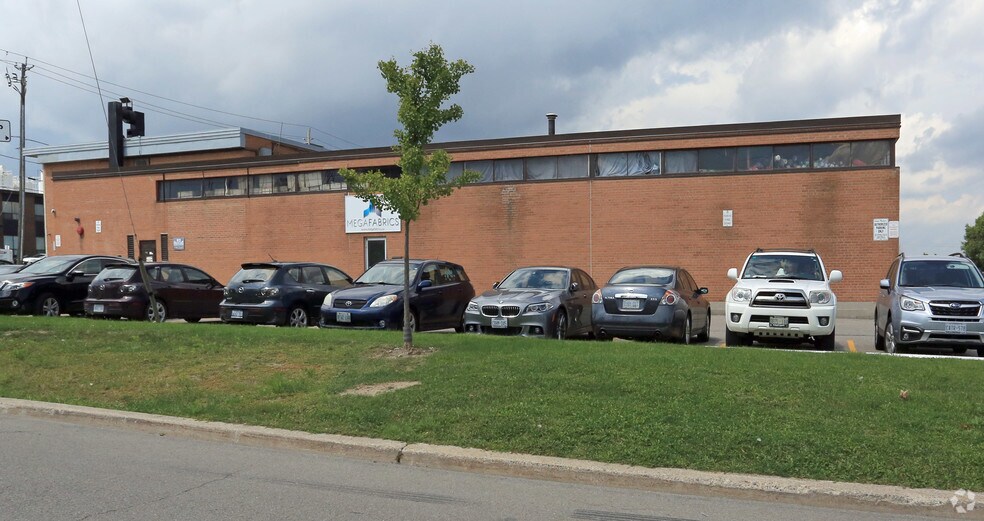 59-63 Alness St, Toronto, ON à louer - Photo du bâtiment - Image 2 de 14