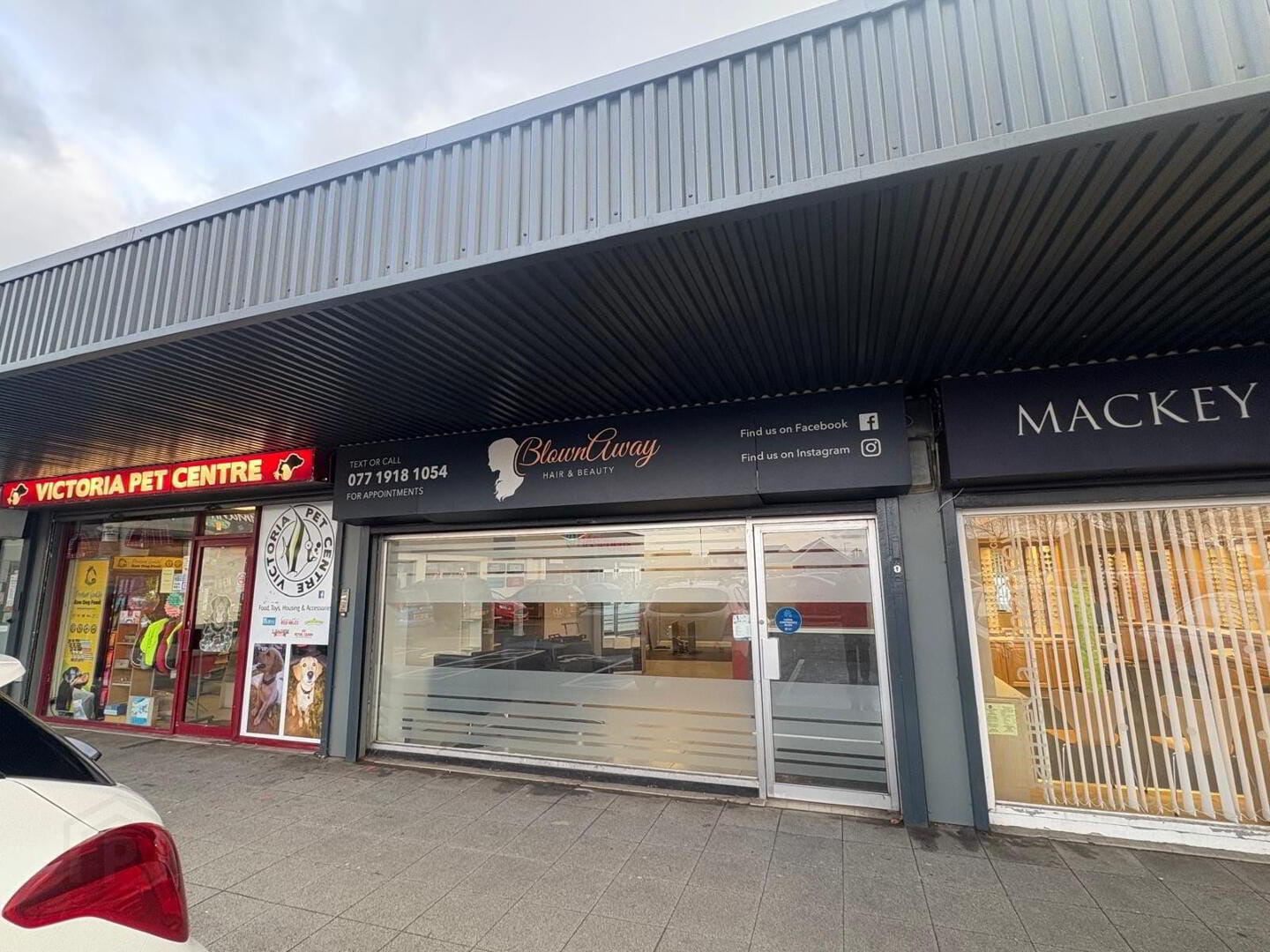 Victoria Road Shopping Centre, Carrickfergus for lease Primary Photo- Image 1 of 2