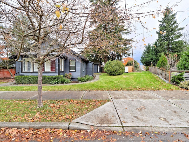 8568 Falls Ave SE, Snoqualmie, WA for sale - Building Photo - Image 3 of 19