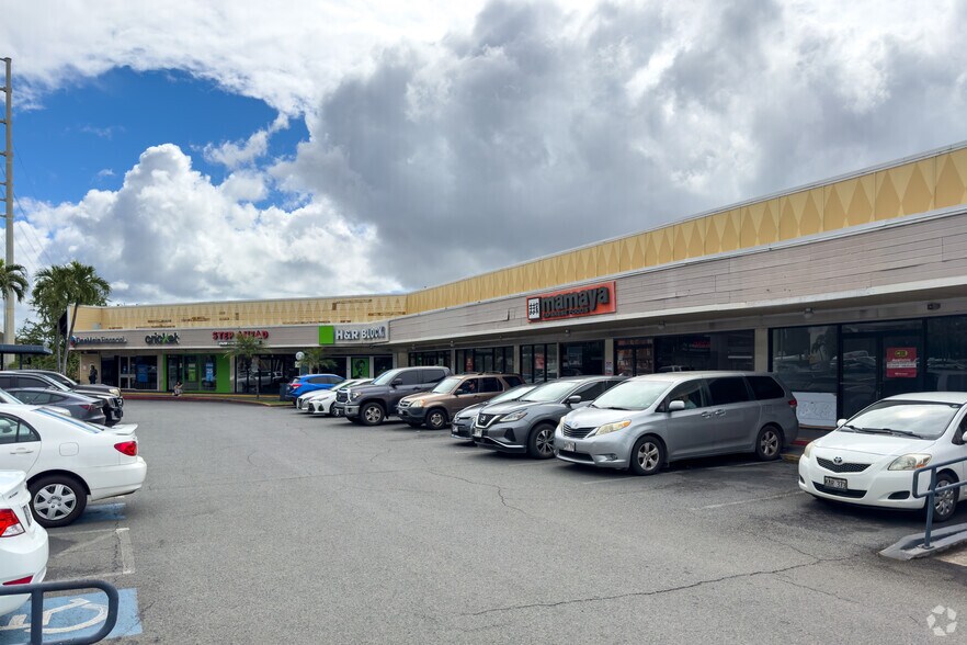 98-199 Kamehameha Hwy, Aiea, HI à louer - Photo du bâtiment - Image 2 de 4