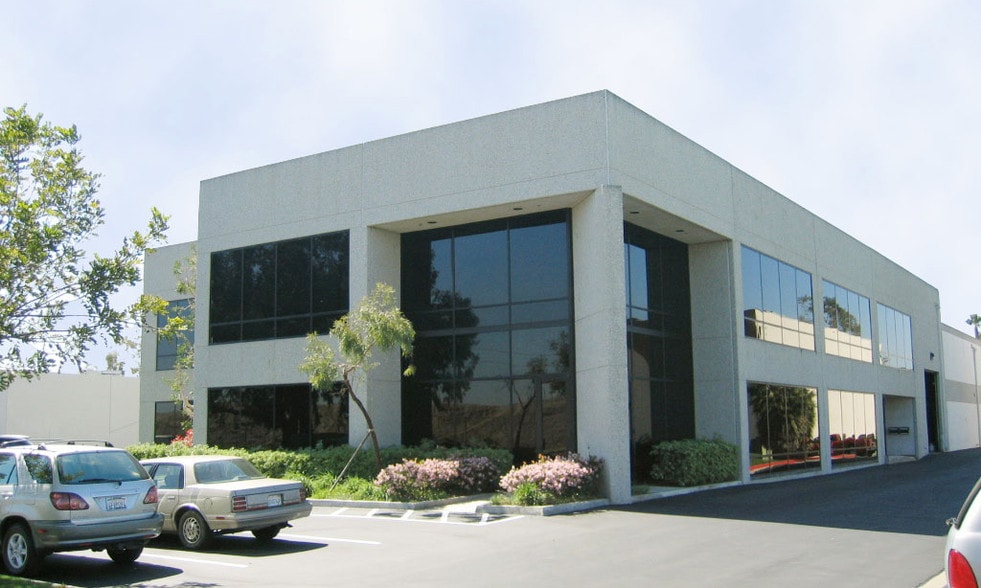 17260 Newhope St, Fountain Valley, CA for sale - Primary Photo - Image 1 of 5