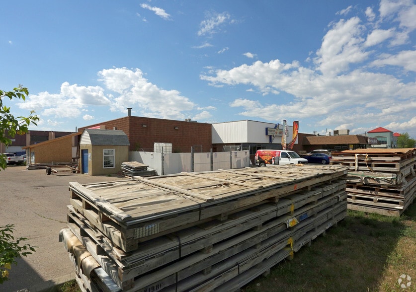 6504 75 St NW, Edmonton, AB for sale - Building Photo - Image 3 of 6